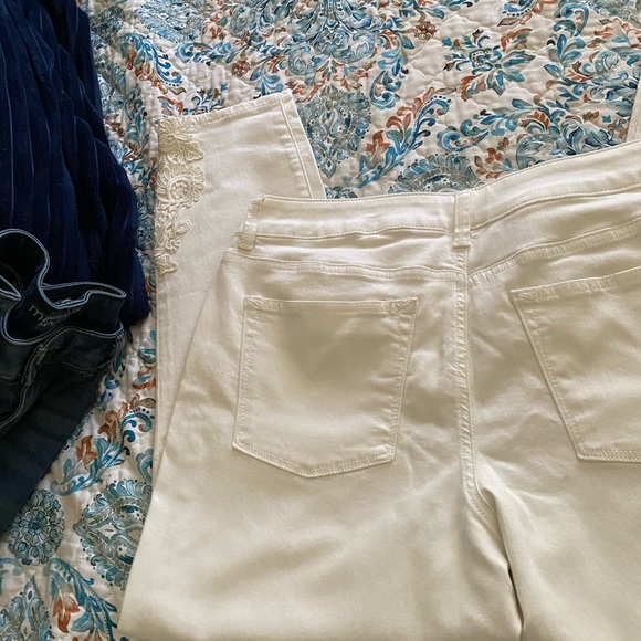 2 pairs of jeans - Picture 10 of 15